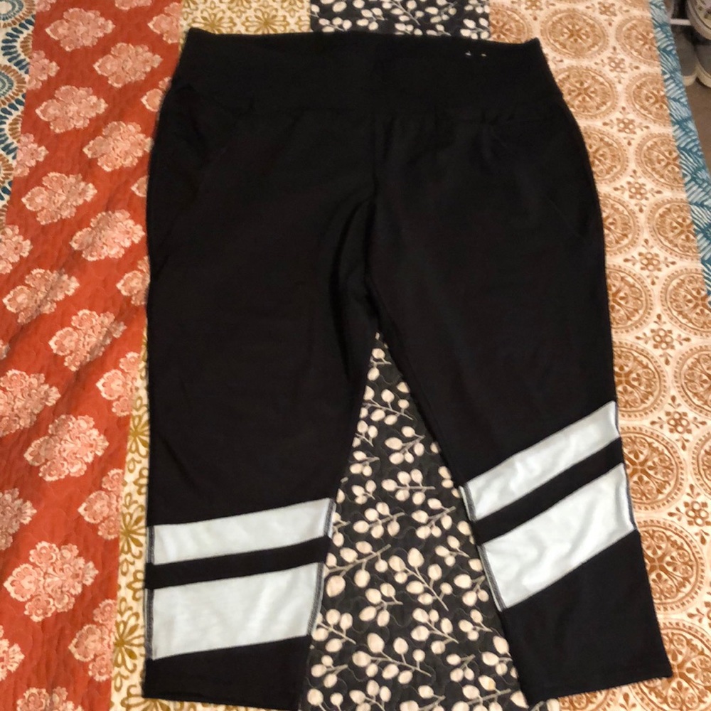 Livi active Size 26/28 workout pants